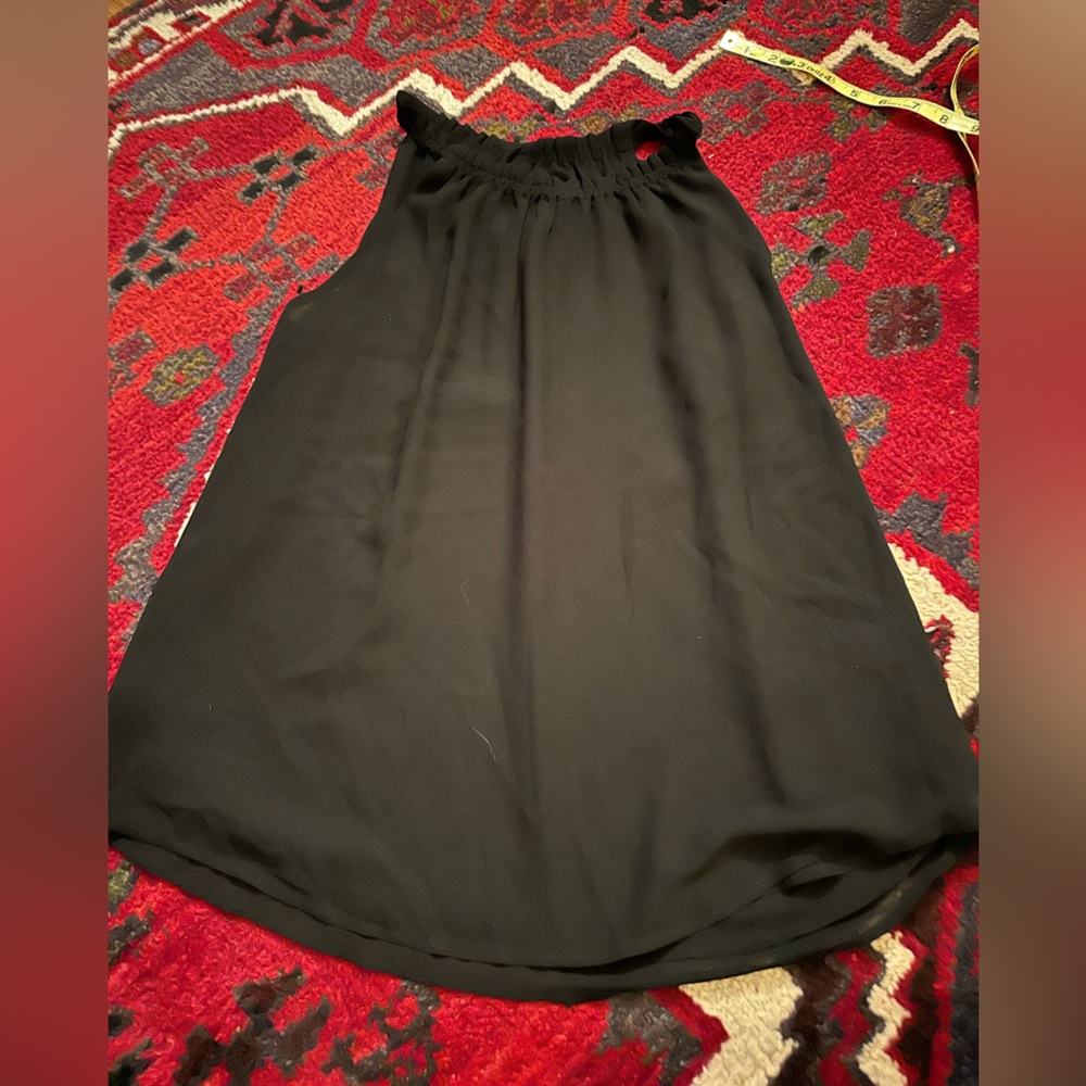 Sleeveless blouse from Daily Look - black with small ruffle at the neck